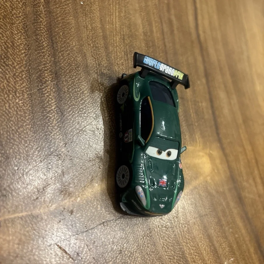 Disney Pixar Cars 2 Nigel Gearsley die-cast #20 World Grand Prix UK 1:55 Loose